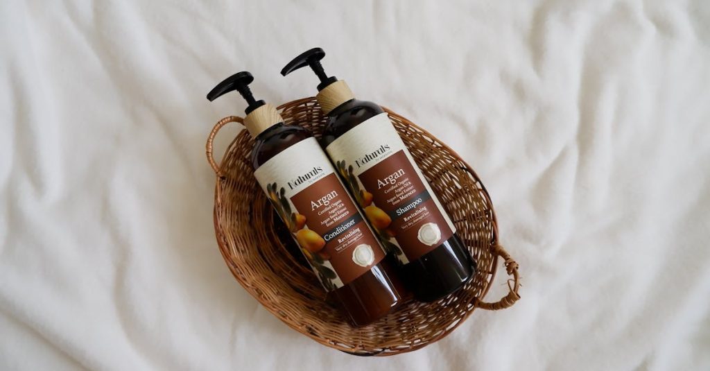 découvrez les bienfaits de l'huile d'argan, un élixir naturel aux propriétés nourrissantes et régénérantes. parfaite pour la peau et les cheveux, l'huile d'argan est un incontournable pour une beauté saine et éclatante.
